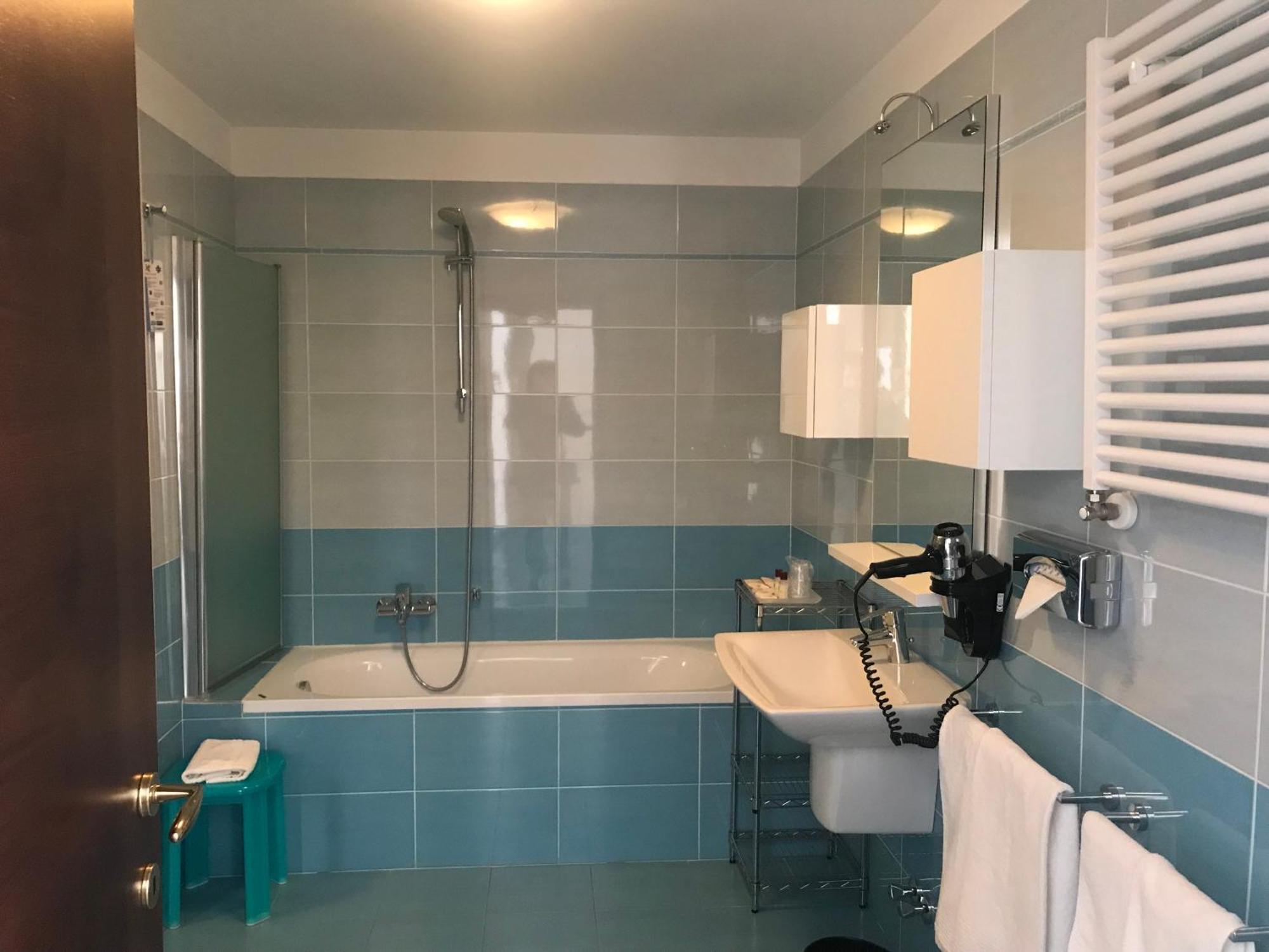 One-Bedroom Deluxe Apartment